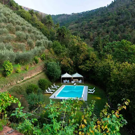 Villa In Tuscany With Pool And Waterfall *