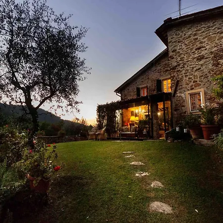 In Tuscany With Pool And Waterfall Villa